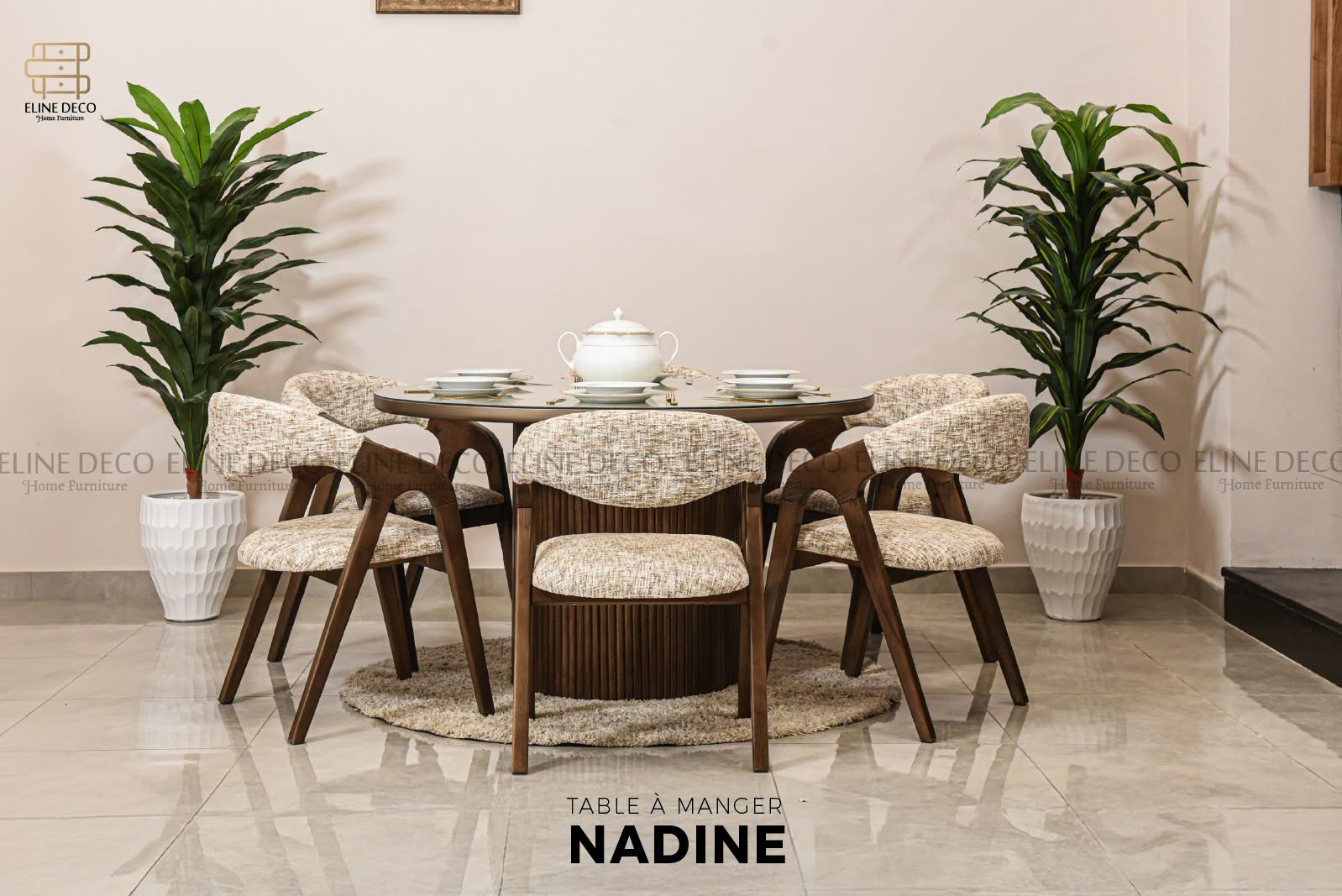 Table à manger 𝐍𝐚𝐝𝐢𝐧𝐞